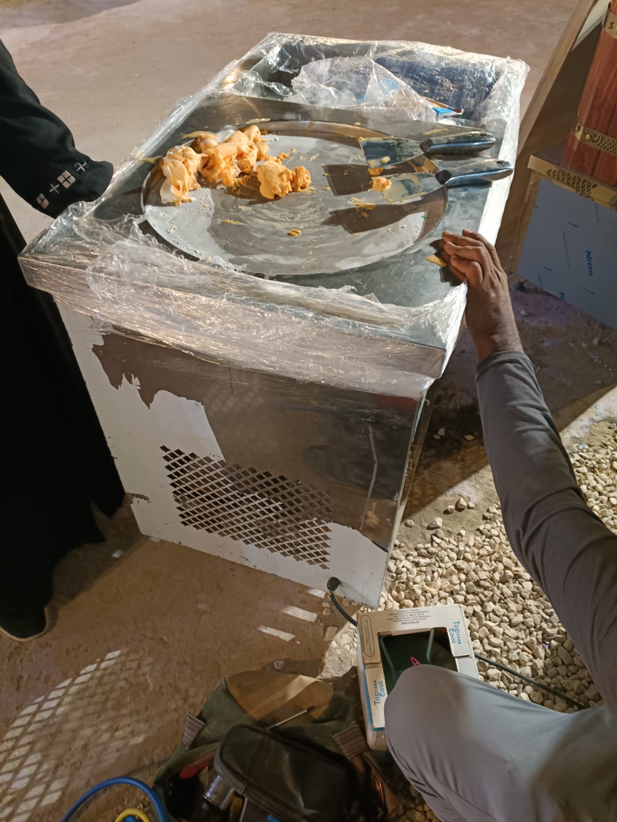 مهندس شفيق لصيانة تلاجات الآيس كريم